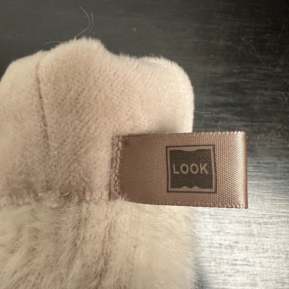 White Mittens Fuzzy and Lined - Picture 5 of 5